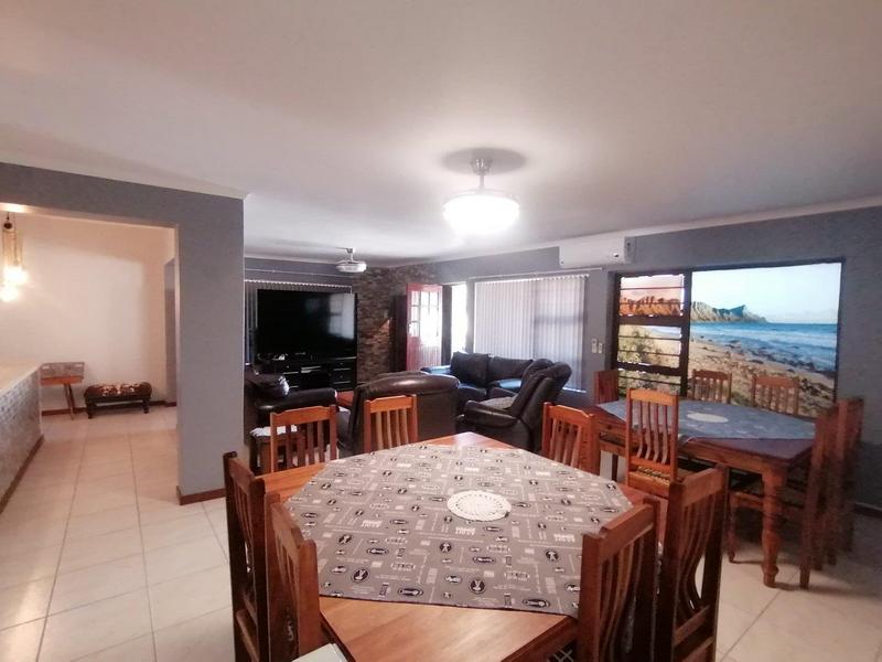 5 Bedroom Property for Sale in Fraaiuitsig Western Cape
